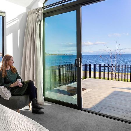 Absolute Lakefront House タウポ エクステリア 写真