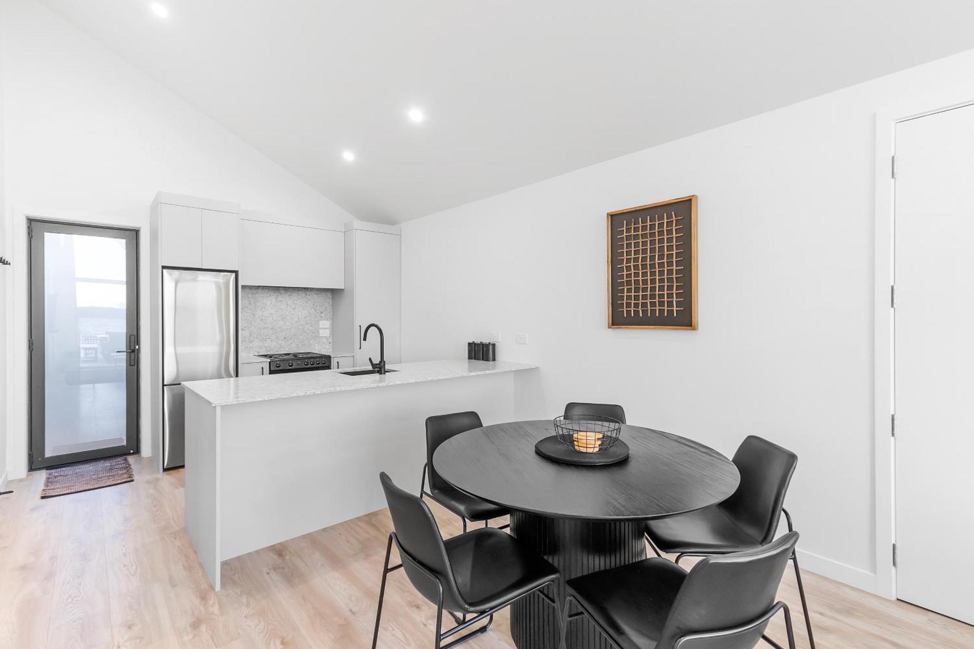 Absolute Lakefront House タウポ エクステリア 写真