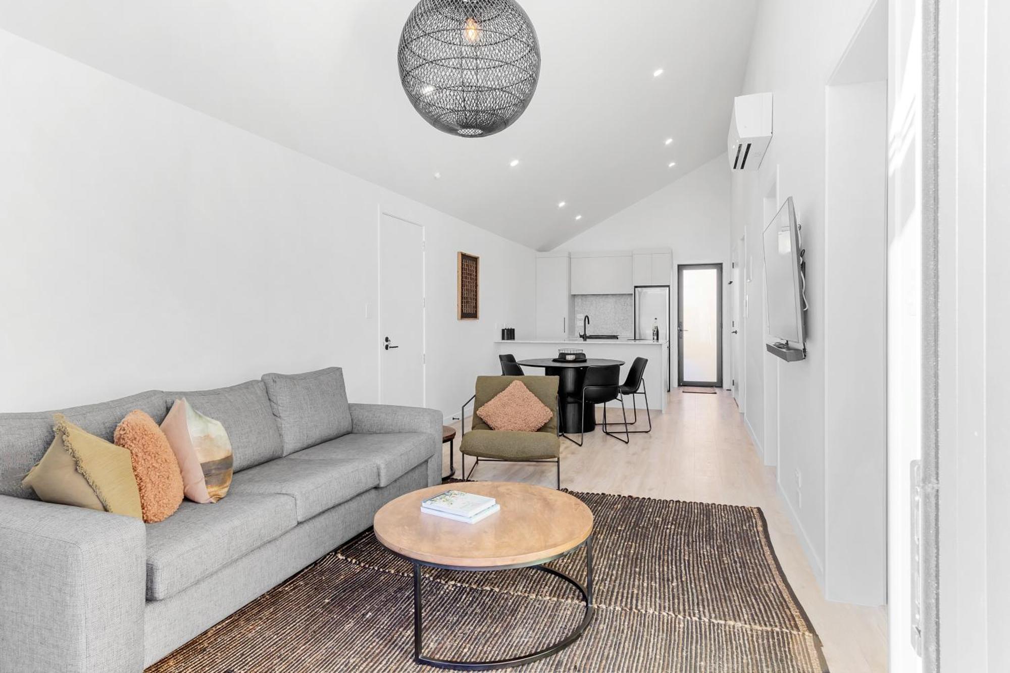 Absolute Lakefront House タウポ エクステリア 写真