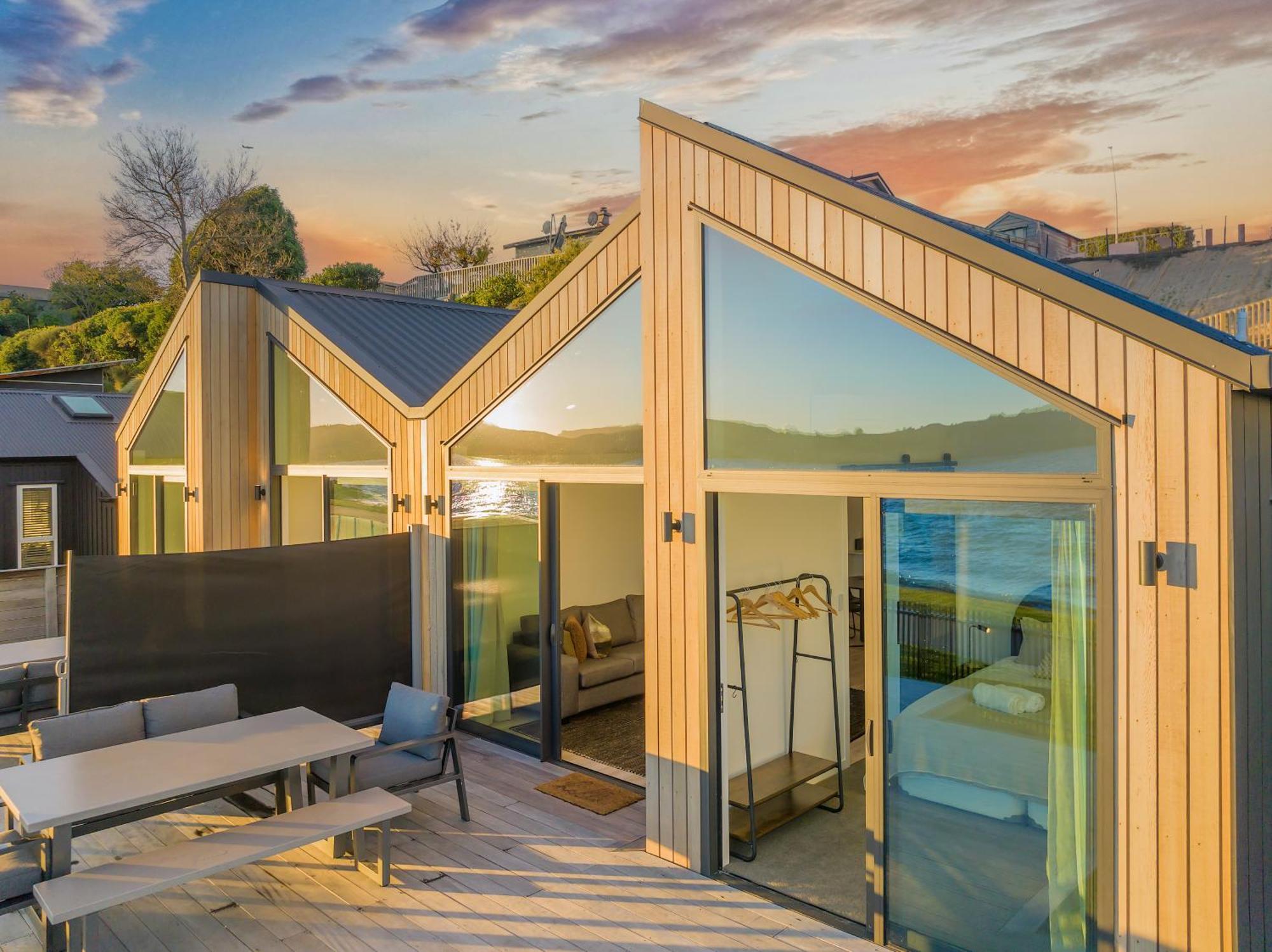 Absolute Lakefront House タウポ エクステリア 写真