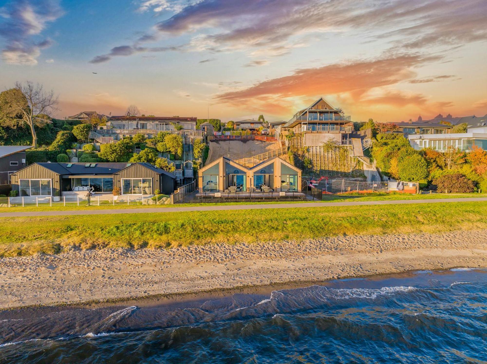 Absolute Lakefront House タウポ エクステリア 写真