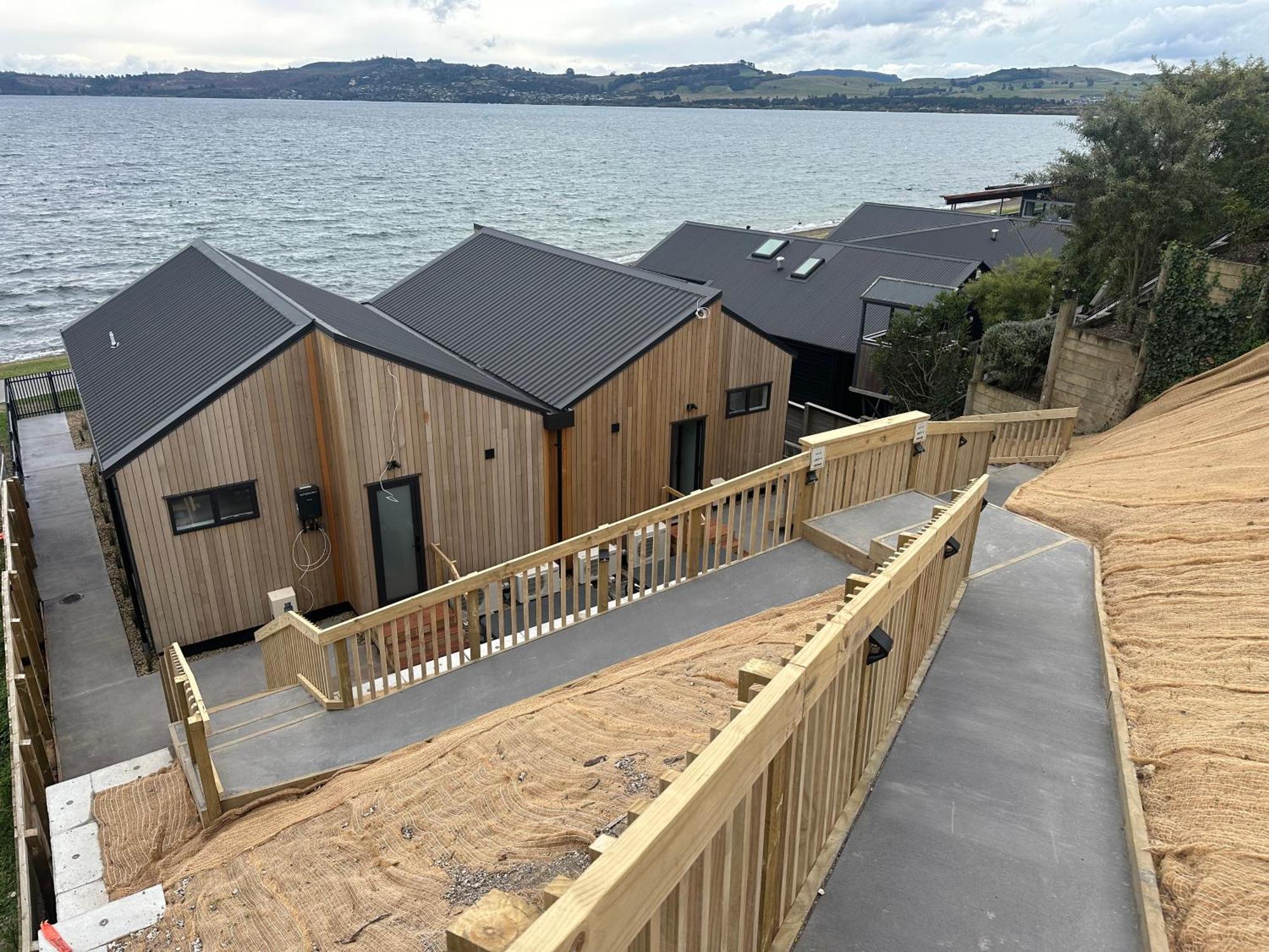 Absolute Lakefront House タウポ エクステリア 写真